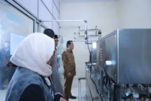 Keren! BUMG Lambhuk Produksi Air Minum Kemasan