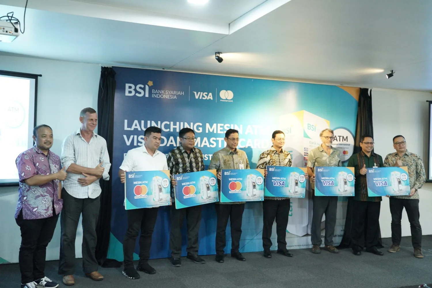 Peluncuran ATM Visa dan Mastercard
