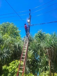 Jawab Keluhan Warga, Lampu Jalan Sekitar Mata Ie-Anoi Itam Diperbaiki 