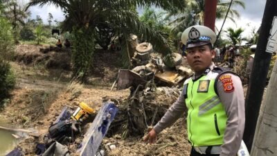 Kecelakaan truk trado di Aceh Singkil